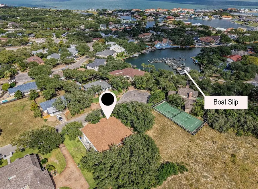 2607 Encina Cir, Rockport, TX 78382 - Image #2