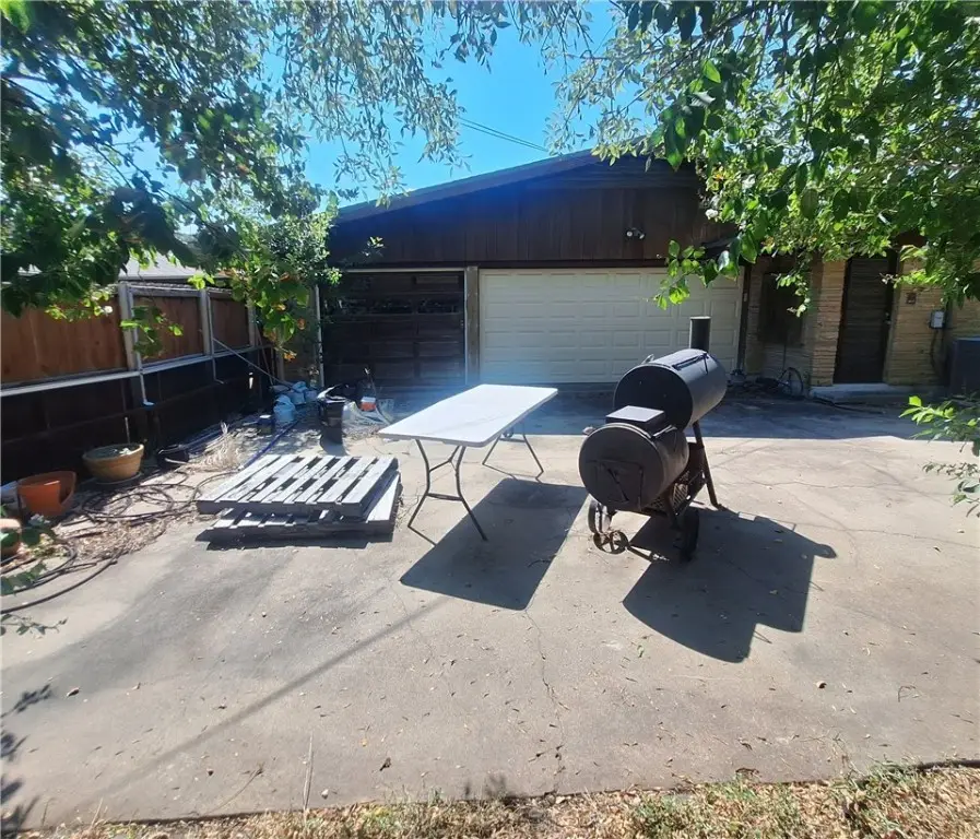 450 Bermuda Place, Corpus Christi, TX 78411 - Image #2