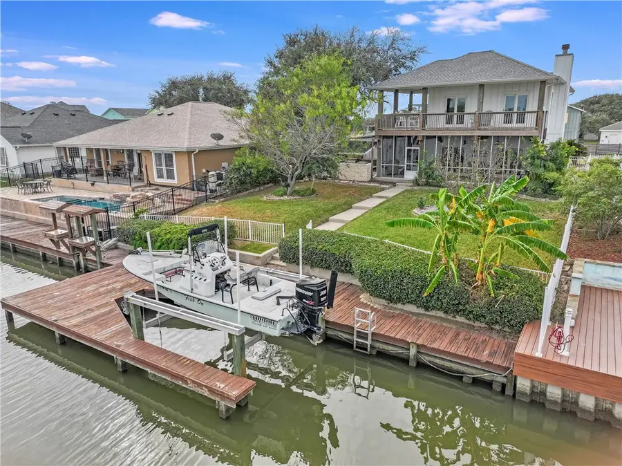 104 Lands End Street, Rockport, TX 78382 - Image #2