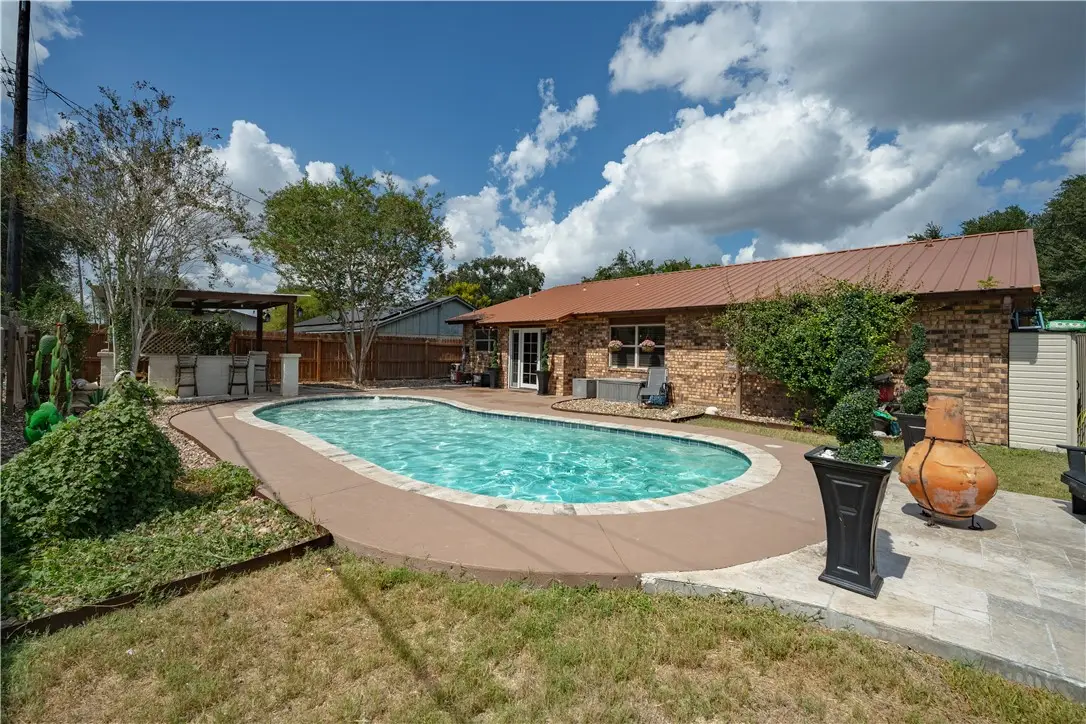 1202 Ebony Circle, Alice, TX 78332 - Image #1