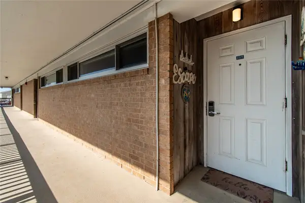 14810 Windward Unit 204 Drive, Corpus Christi, TX 78418