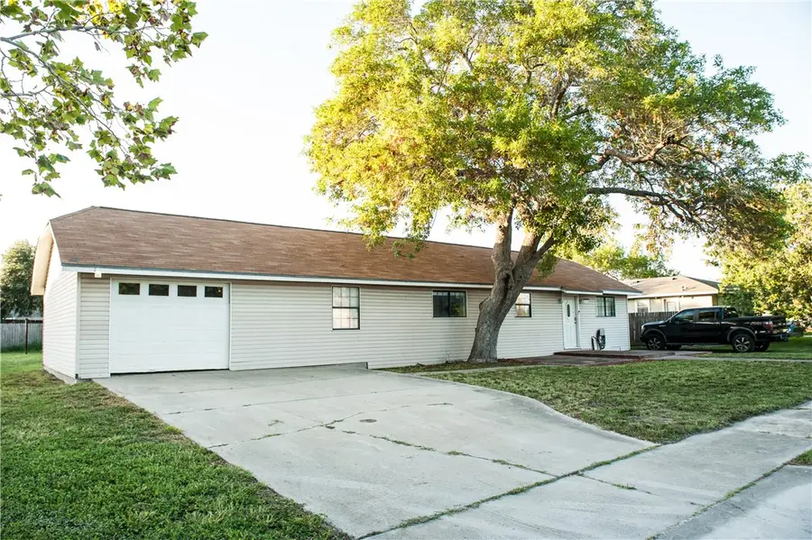 2741 Beaumont Avenue, Ingleside, TX 78362 - Image #2