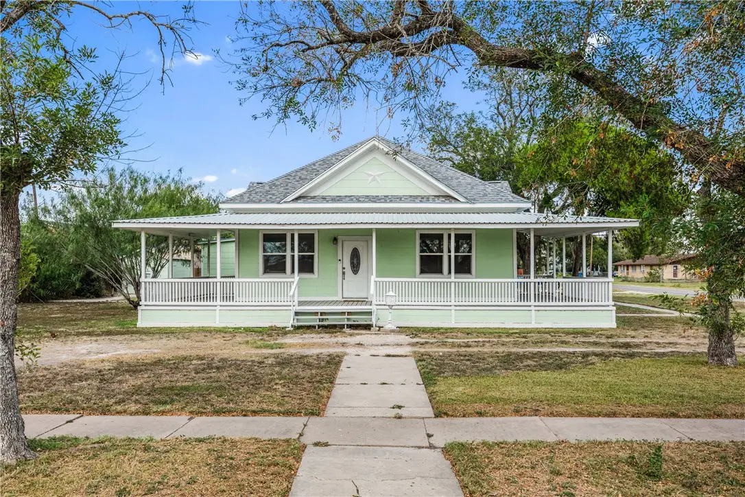 113 E 6th Street, Bishop, TX 78343 - Image #1