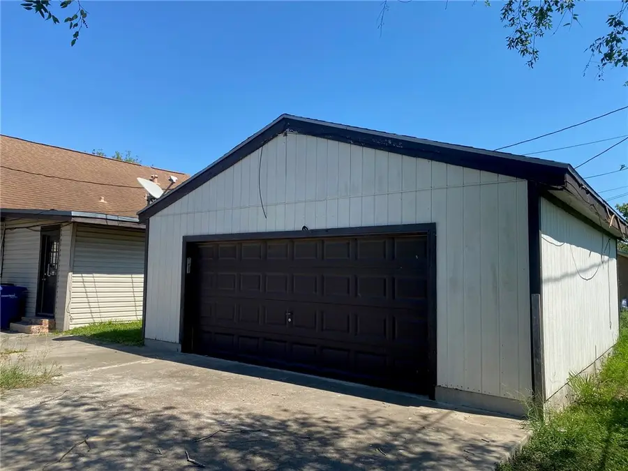 3641 S Saxet Drive, Corpus Christi, TX 78408 - Image #2