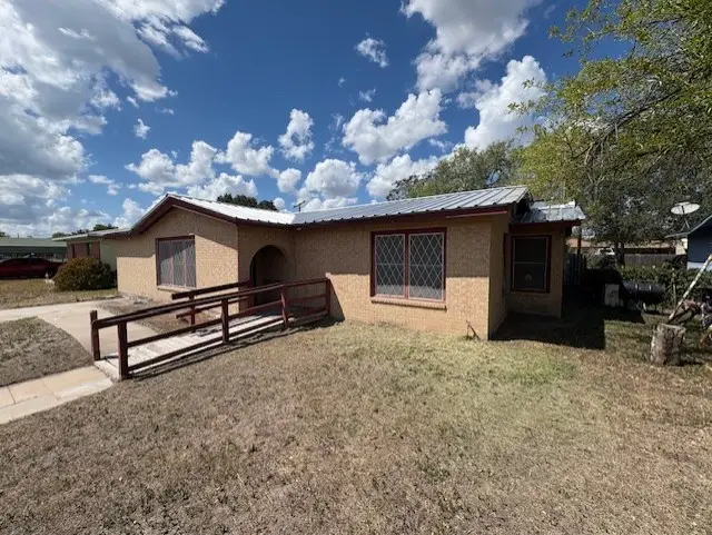 503 Marie Place, Beeville, TX 78102 - Image #2