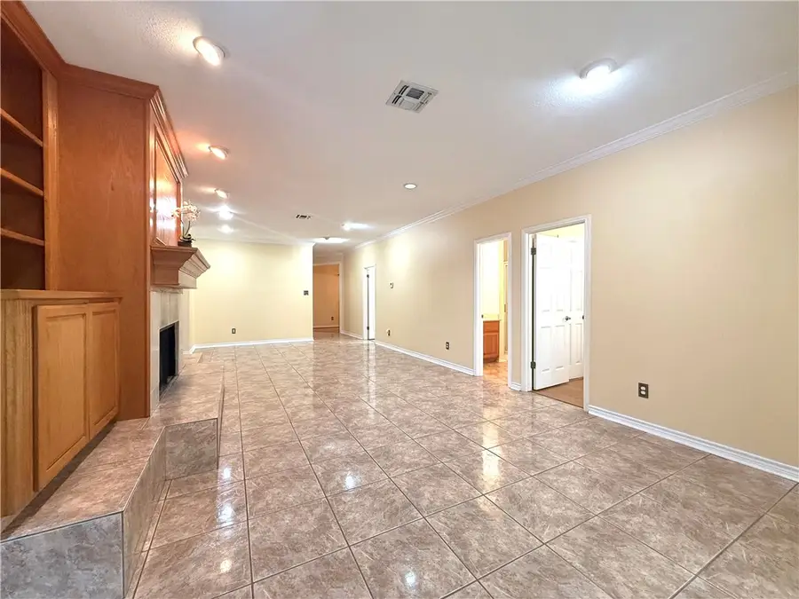 7009 Adcote Drive, Corpus Christi, TX 78413 - Image #3