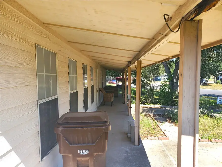 1710 E Johnston Avenue, Kingsville, TX 78363 - Image #3