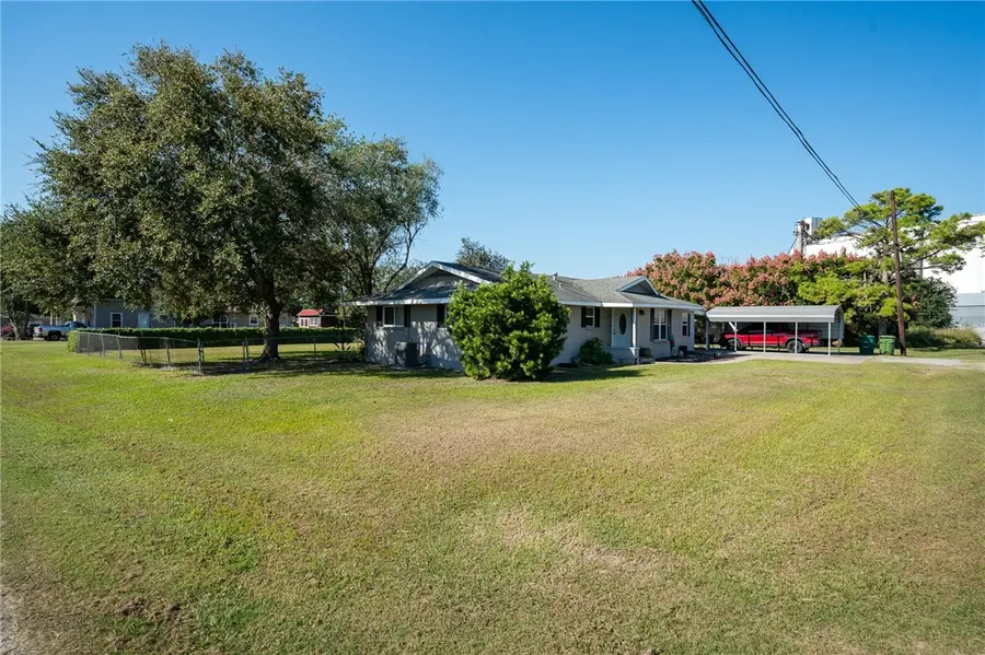 24 Burton Street, Woodsboro, TX 78393 - Image #2
