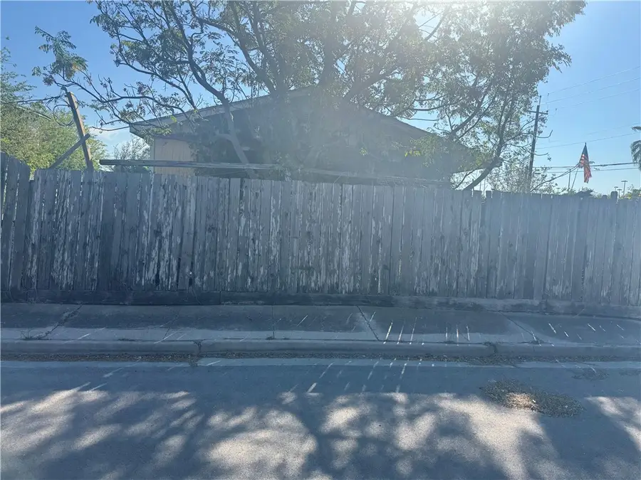 1802 Paul Jones Avenue, Corpus Christi, TX 78412 - Image #2