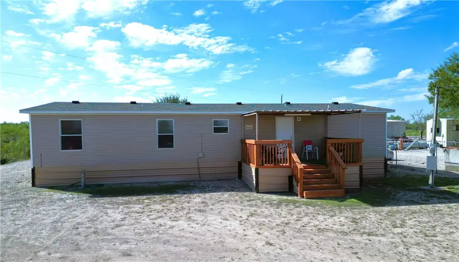 1036 Laredo Street, Freer, TX 78357 - Image #2