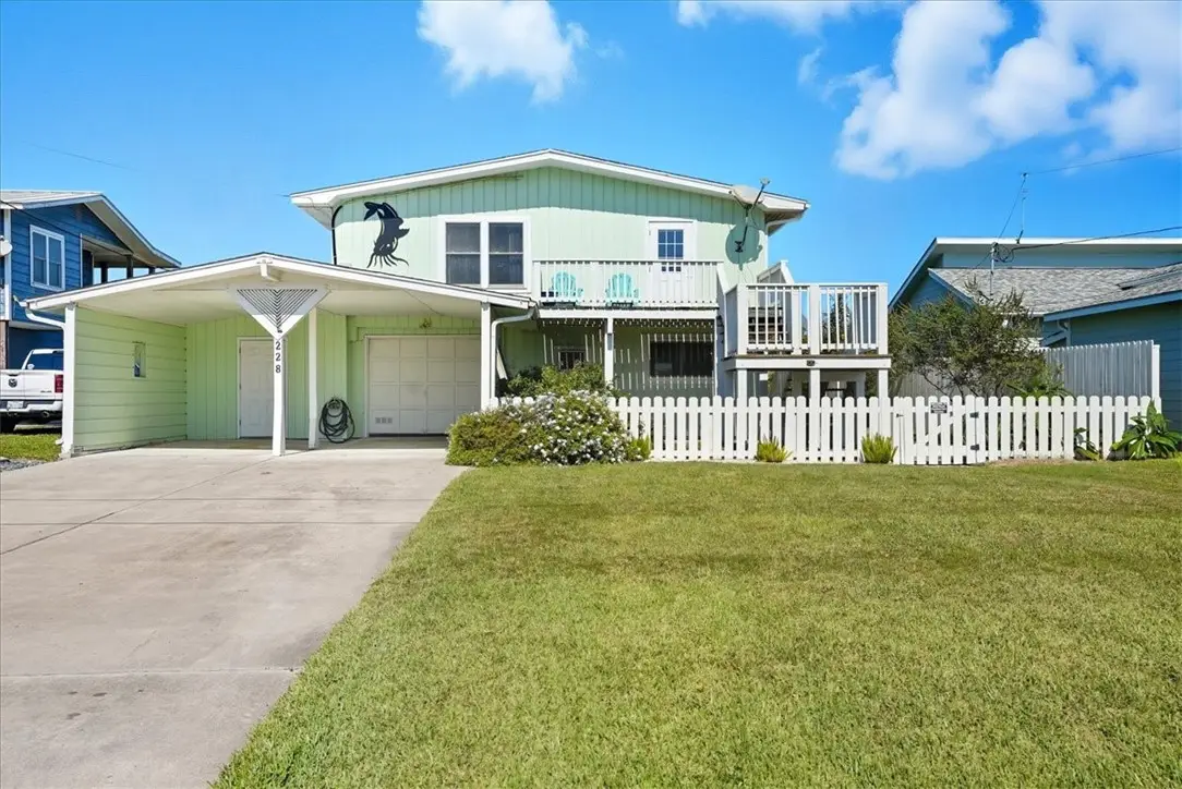 228 Starboard Avenue, Rockport, TX 78382 - Image #1
