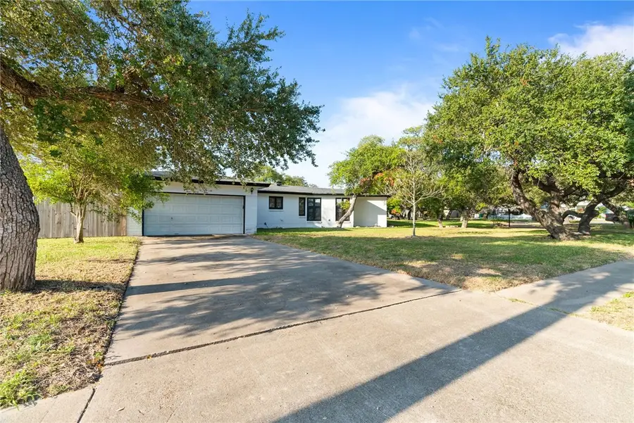 343 W Wheeler Avenue, Aransas Pass, TX 78336 - Image #3