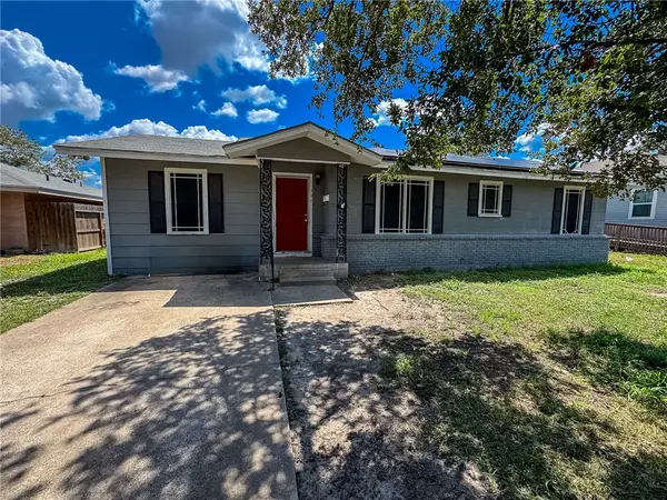337 Woodlawn Street, Sinton, TX 78387