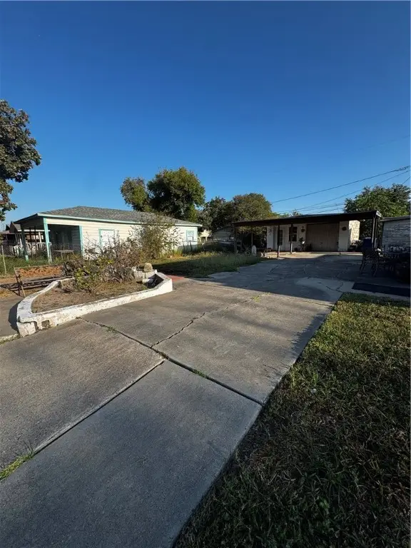 2506 Goliad Drive, Corpus Christi, TX 78405 - Image #1