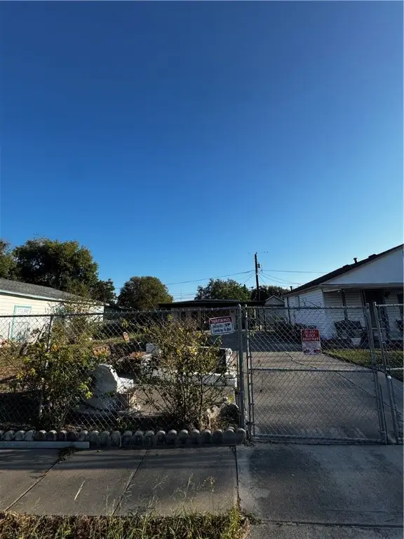 2506 Goliad Drive, Corpus Christi, TX 78405 - Image #2