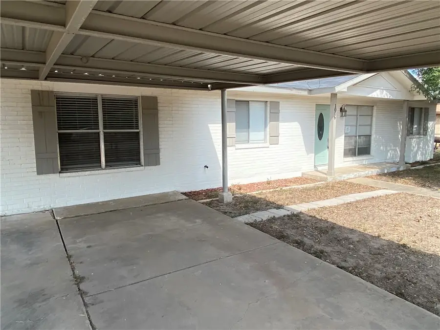 1006 Burleson Street, George West, TX 78022 - Image #2