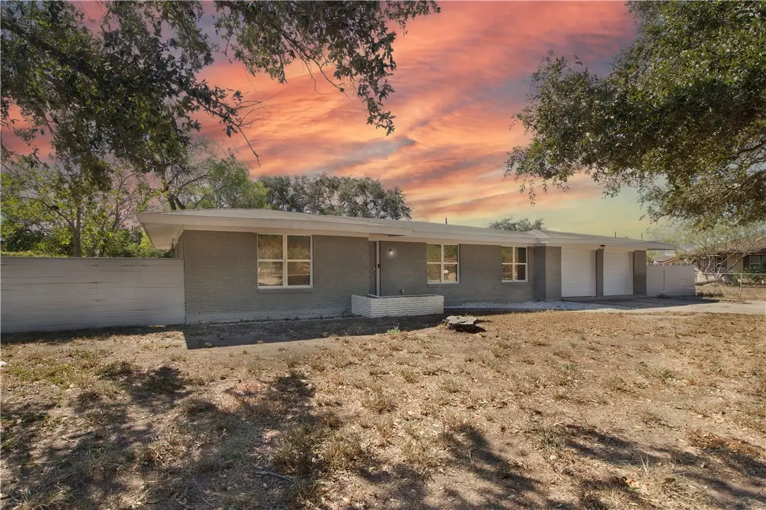 818 W Wildwood Drive, Corpus Christi, TX 78410 - Image #1