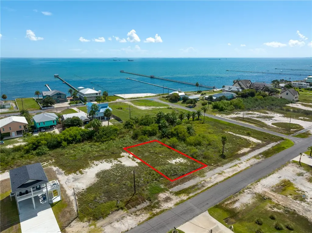 1120 S Magnolia Street, Rockport, TX 78382 - Image #1