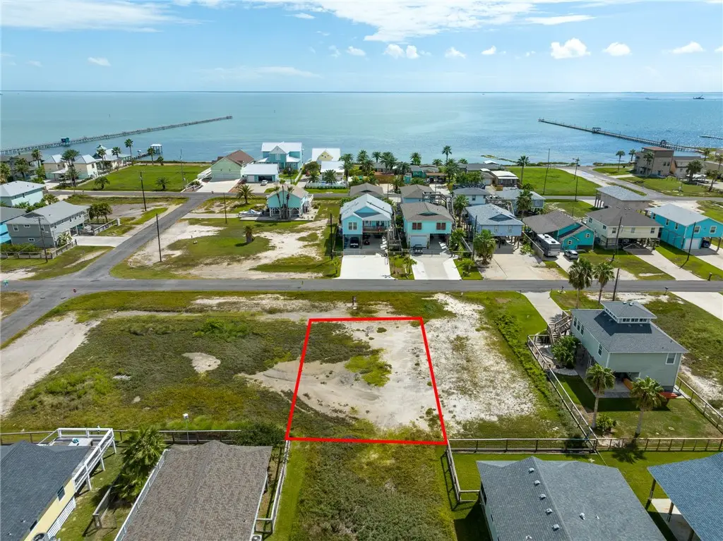 911 S Magnolia Street, Rockport, TX 78382 - Image #1