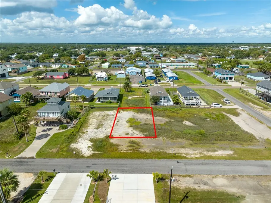 911 S Magnolia Street, Rockport, TX 78382 - Image #3