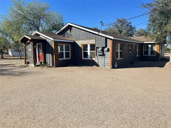 169 County Road 117, Alice, TX 78332