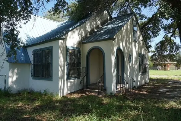 701 N Gudron Avenue, Hebbronville, TX 78361