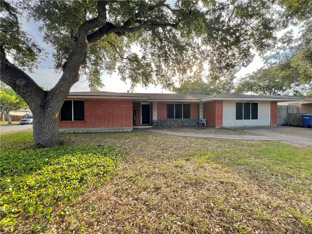 3341 Casa Rosa Drive, Corpus Christi, TX 78411 - Image #1