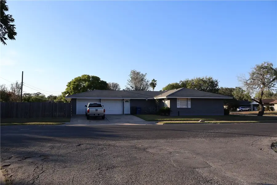 4525 Donegal Drive, Corpus Christi, TX 78413 - Image #2