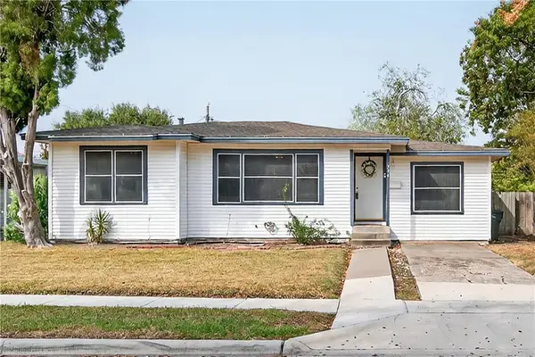 734 Lansdown Drive, Corpus Christi, TX 78412