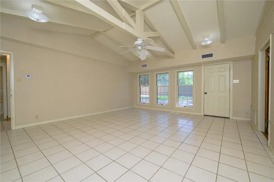 706 Inez Street, Beeville, TX 78102 - Image #3