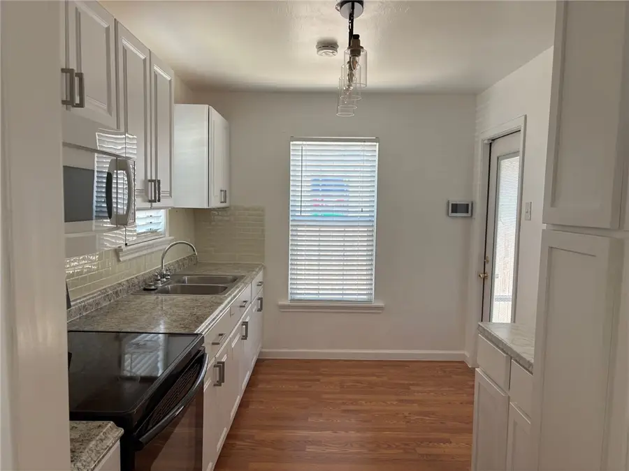 1520 Wynwood Street, Corpus Christi, TX 78415 - Image #2