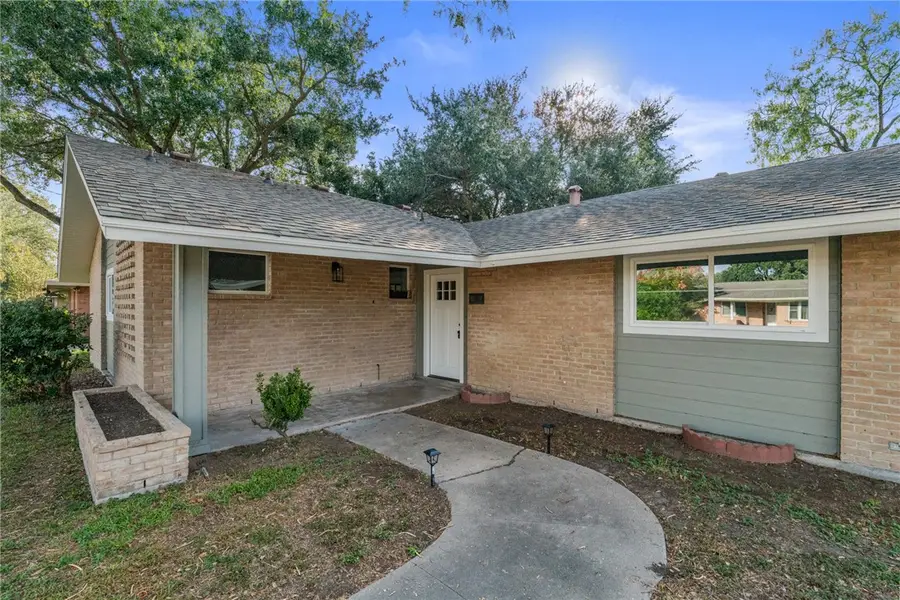 617 Coral Place, Corpus Christi, TX 78411 - Image #3