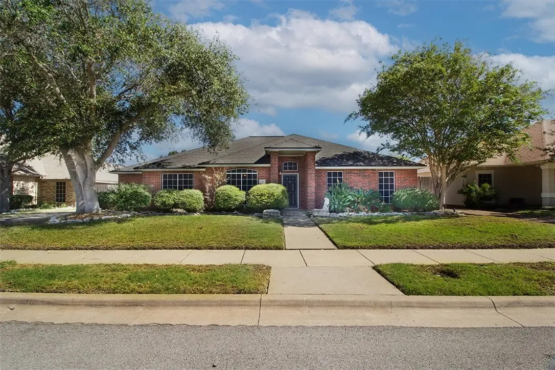 629 E Broadway, Portland, TX 78374 - #1