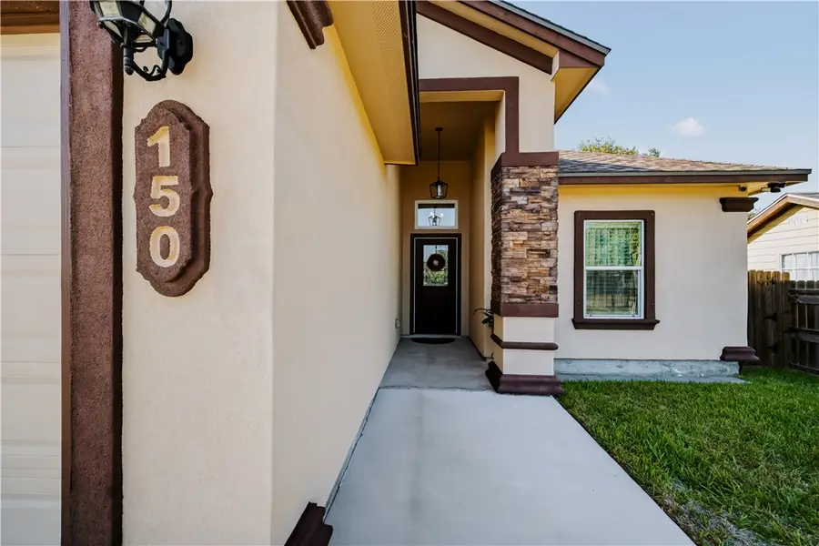 150 N 9th Street, Aransas Pass, TX 78336 - Image #2