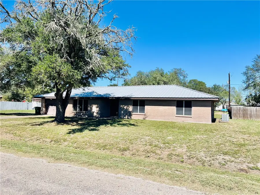 1105 Johnson Street, Woodsboro, TX 78393 - Image #3
