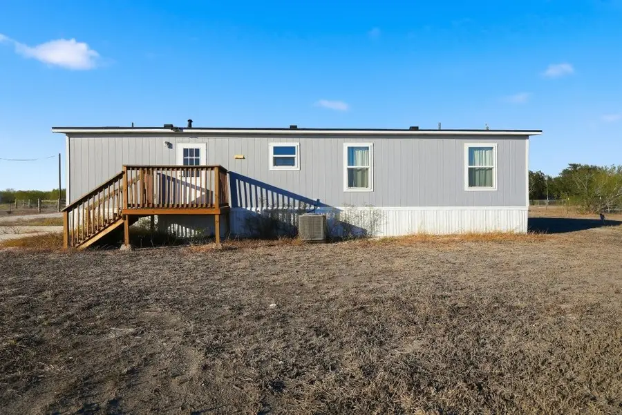 553 Jennifer Loop, Orange Grove Sandia, TX 78383 - Image #3