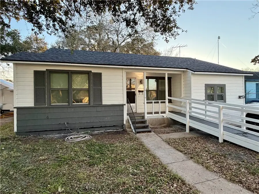 3217 Olsen Drive, Corpus Christi, TX 78411 - Image #3