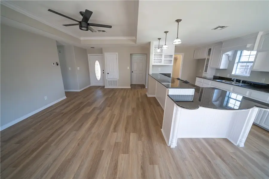 3721 N Creek Circle, Corpus Christi, TX 78410 - Image #2