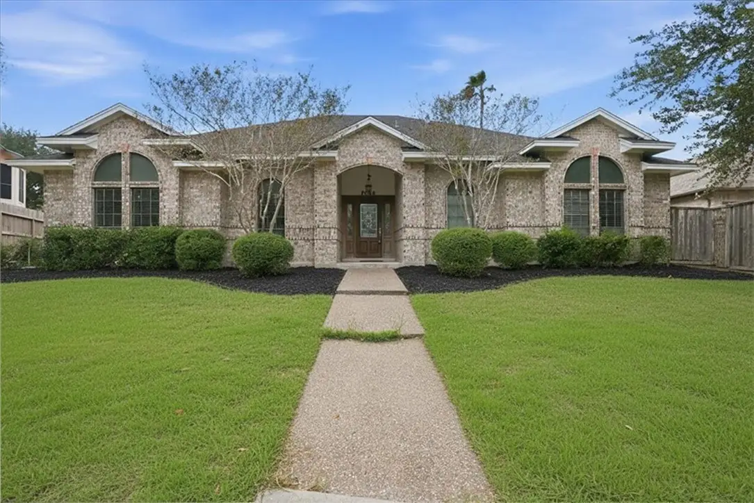 7029 Chiswick Drive, Corpus Christi, TX 78413 - Image #1