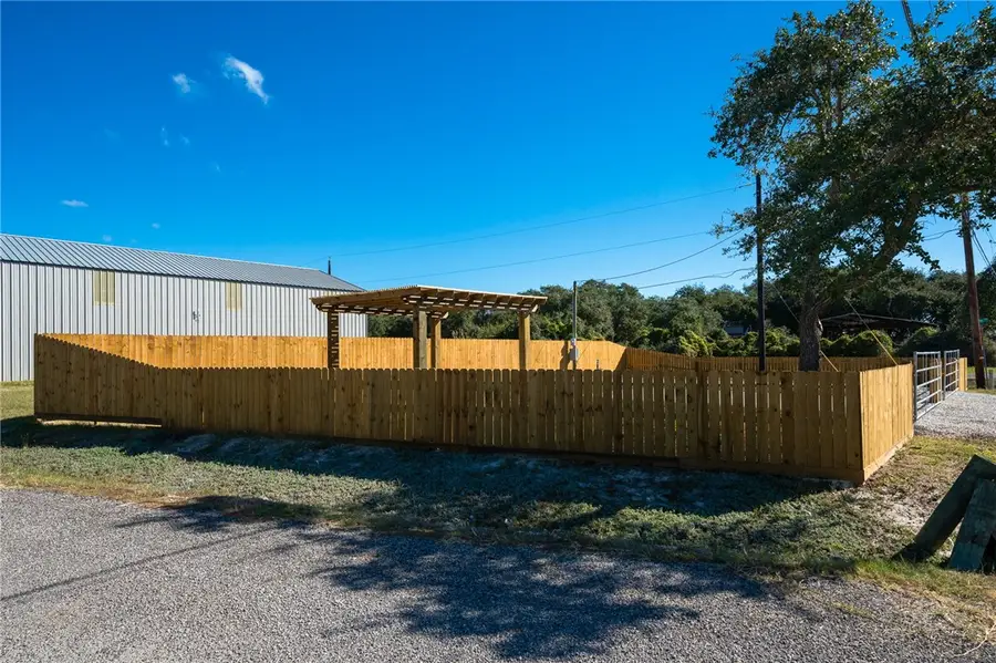 831 S Terry Street, Rockport, TX 78382 - Image #2