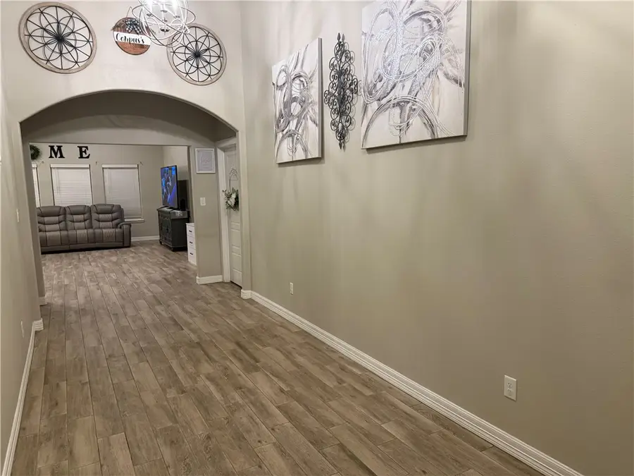 6901 Mets Court, Corpus Christi, TX 78414 - Image #3