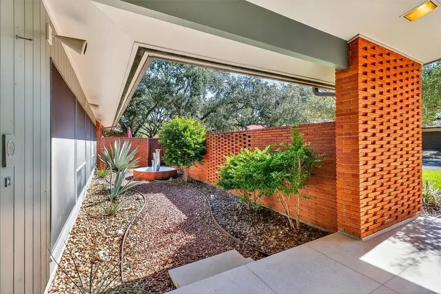 1813 Clare Drive, Alice, TX 78332 - Image #3