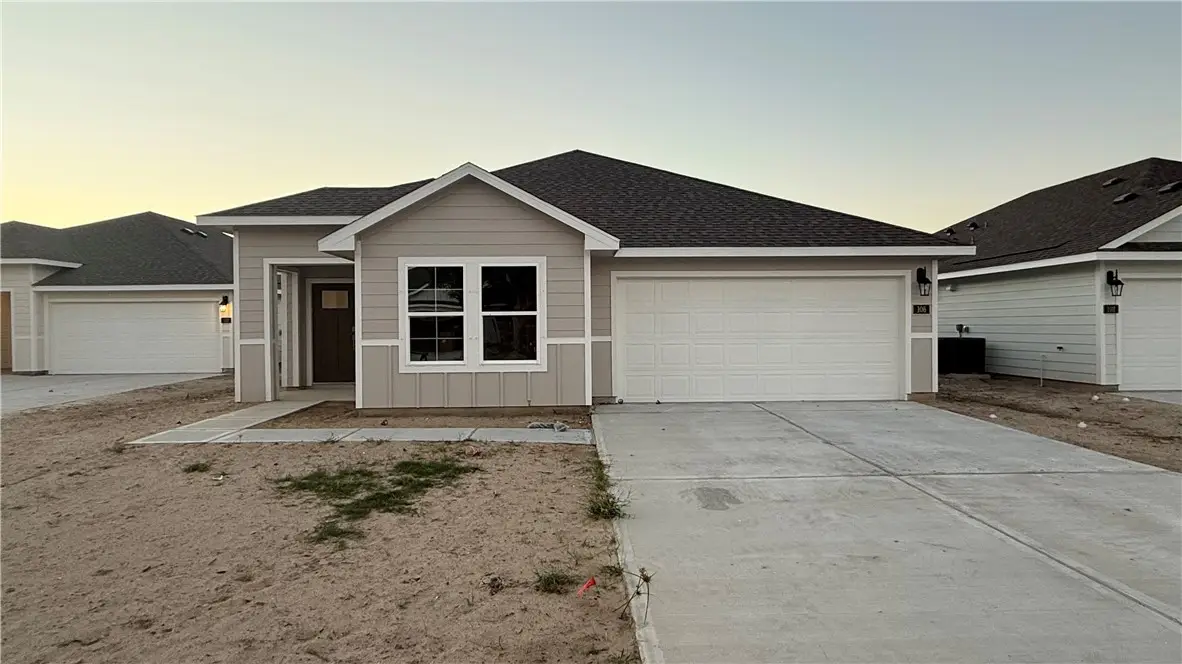 106 Kokomo Court, Rockport, TX 78382 - Image #1