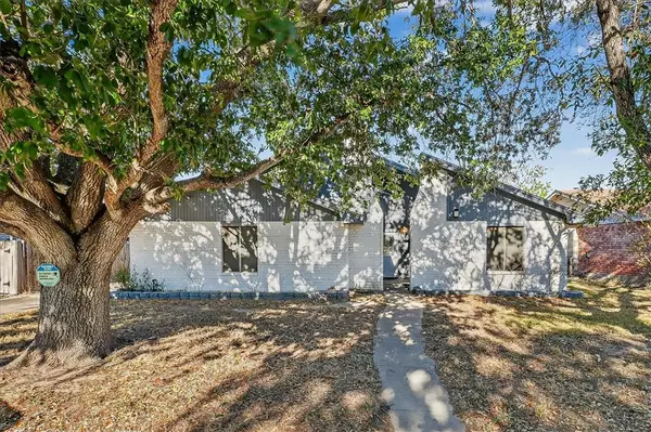 5713 Crest Pebble Drive, Corpus Christi, TX 78415