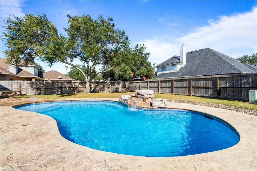 6260 Lemans Drive, Corpus Christi, TX 78414 - Image #2