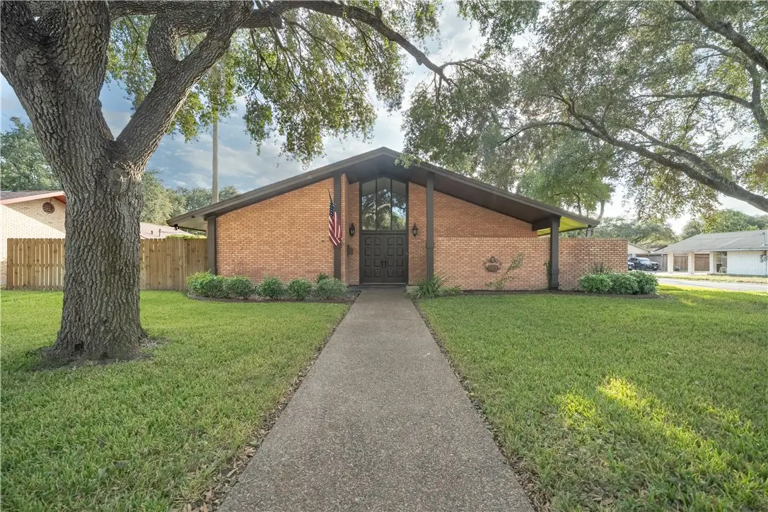 1519 Delwood, Alice, TX 78332 - Image #1