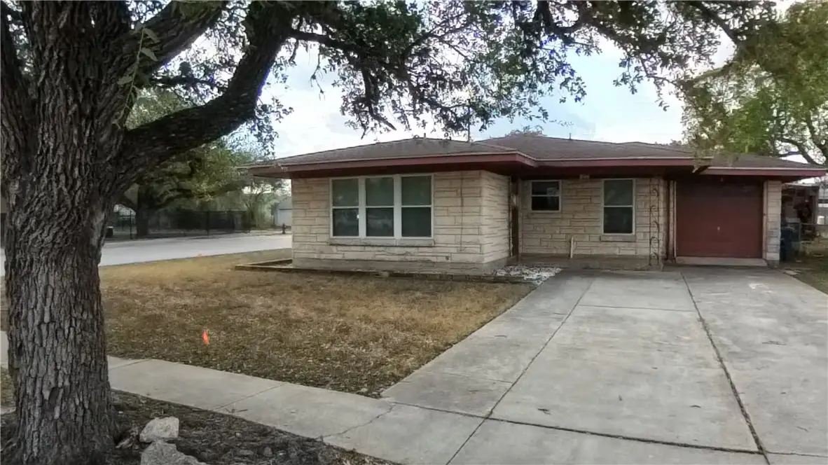 800 Hamilton Street, Sinton, TX 78387 - #1