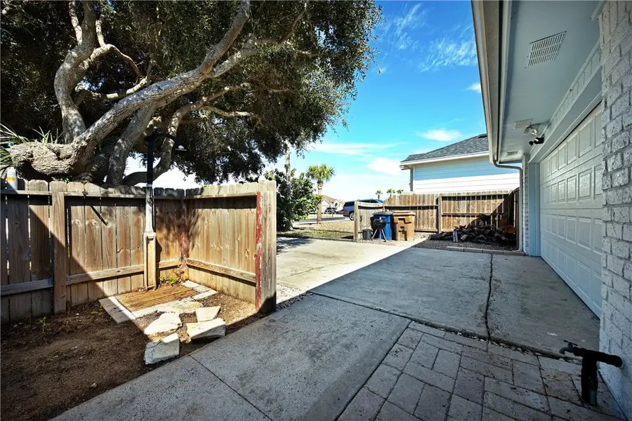 15730 Escapade Street, Corpus Christi, TX 78418 - Image #3