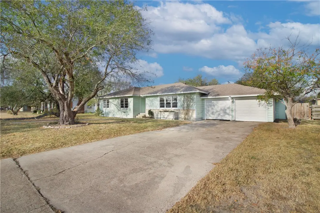 623 Field Avenue, Taft, TX 78390 - Image #1