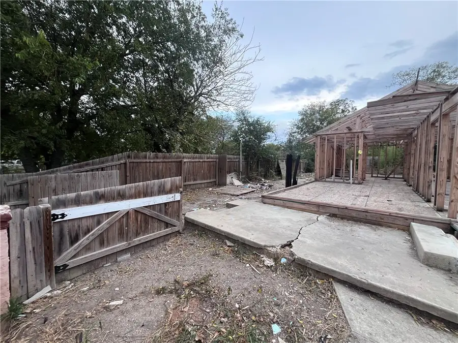 1216 Brighton, San Antonio, TX 78211 - Image #3